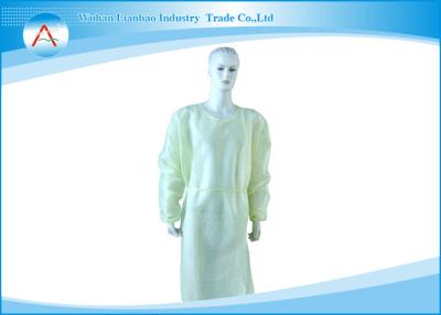 Chine Robes jetables enduites imperméables d'isolement d'hôpital de couleur verte de PE pour l'usage de chirurgie à vendre