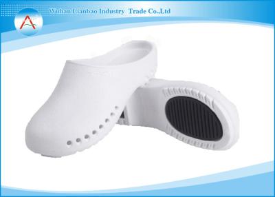 China Professional White Rubber Unisex Clogs Hospital Shoes for Nurses for sale