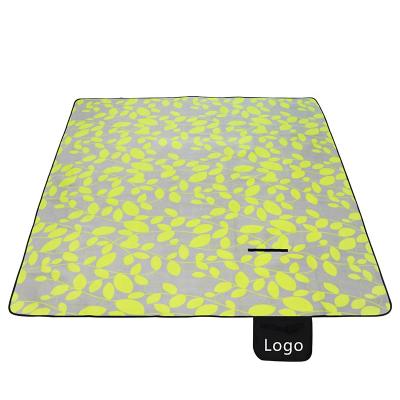 China Aluminum Film Competitive Price Custom Waterproof Picnic Foldable Camping Mat for sale