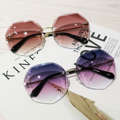 China Fashion Sunglasses Luxury Polygon Rimless Women Brand Designer Summer Oversized Vintage Shading Lady Feminine Sunglass UV400 Sun Glass for sale