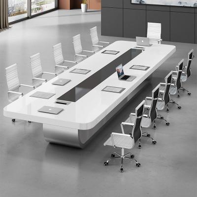 China Dirt-resistant and easy to handle Modern Office Furniture Conference Meeting Table Gloosary MDF Desk for sale