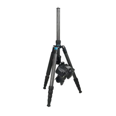 China PORTABLE High Strength Carbon Fiber Tripod Professional Photo Camera Tripod With Quick Release Plate for sale