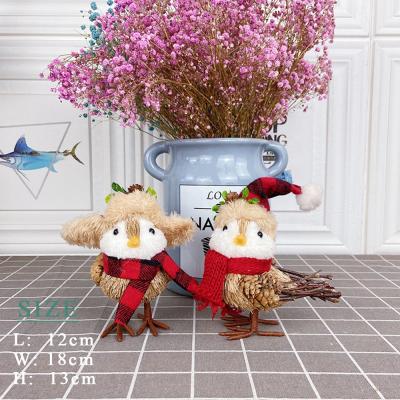 China Festival decoration selection 2021 fashion quality Christmas decoration supplies wearing Christmas hat sisal bird decoration for sale