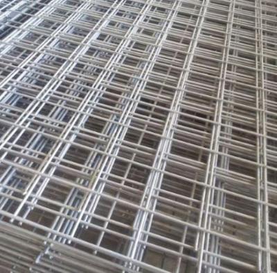 China Welded Wire Mesh Panel Electro Galvanized Welded Mesh Fence 50 ft for sale