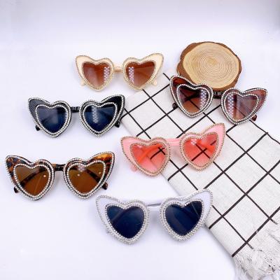 China Fashion Sunglasses Latest Fashion Kids Girls Glass Boy Heart Shape Rhinestone Eyewear Sunglasses Kids Shade UV Sun Glasses for sale