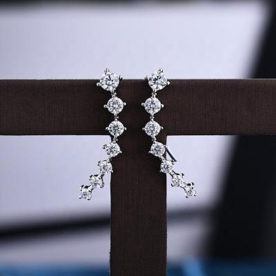 China Other New Latest Design Luxury Stud White Gold 2.0 Carat Simulated Diamond Beautiful Women Earrings for sale