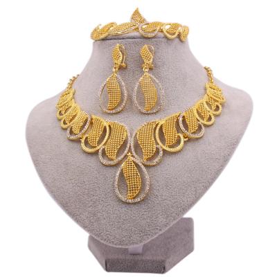 China Wholesale 24K PlatedWomen TRENDY Jewelry Set T0245 18kGold High Quality Dubai/Nigeria Luxury Bridal Wedding Party Necklace Earring Set for sale