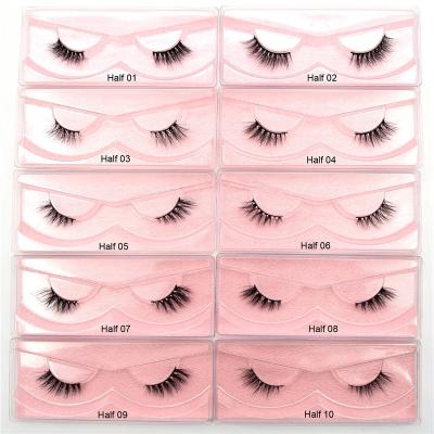 China Very soft criss-cross and straight strands short 3D mink eyelashes fluffy lashes and multi-layered crutly free natural mink lashes for sale