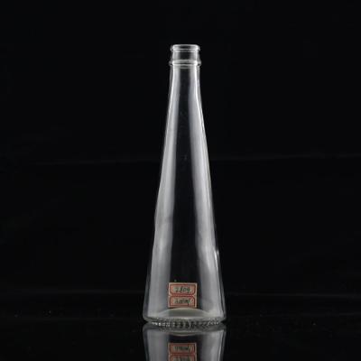 China Beverage Liquor Glass Bottle High Purity High Purity Liquor Bottle 300ml 500ml White Glass Wine Bottle for sale