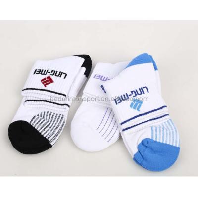 China Fashion Antibacterial Breathable Badminton Sports Socks - (Lingmei LM-103) for sale