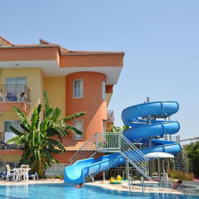 China High Popularity Indoor Outdoor Hotel Pool Slide  For 1-2 Person for sale