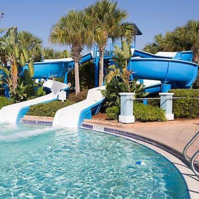 China Weather Resistance Hotel Pool Slide With Water Spray Steps Handrails for sale