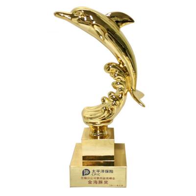 China Europe Customized School Elementary School High School Organization Sports Basketball Trophy Resin Metal Trophy for sale