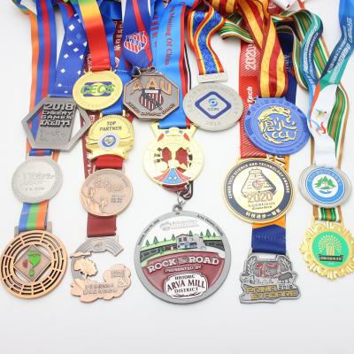 China Europe manufacturer of Chinese metal gold, silver and bronze sports medallions, custom logo medallions unique football medals. for sale