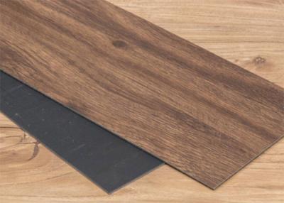 China LVT Antislip klikt de Vinylplank van Slotpvc Vloerend Diep In reliëf gemaakt Textuurdetail Te koop