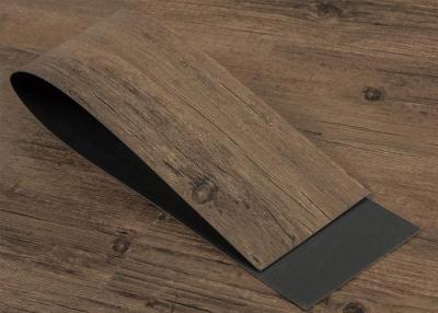 Chine Plancher de luxe sec de relief profond de planche de vinyle du dos LVT de grain en bois de nature à vendre