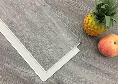 China Het vinylpvc-Bevloeringsblad Plastic SPC klikt Pvc-Matte In reliëf gemaakt Plankrimpel Te koop