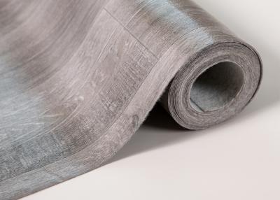 Cina Il rotolo resistente all'uso della pavimentazione del linoleum del PVC ha ritenuto lo strato posteriore del vinile del pavimento in vendita