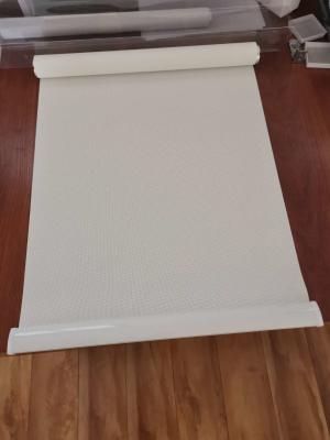 Chine Le rouleau sans fil de tissu ombrage anti 190g/m2 UV pour l'ajustement de lumière de Sun à vendre