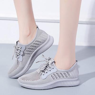 China 2021 Hot Selling Light Weight Breathable Sports Shoes Ladies Quality Women's Jogging Shoes Women's Flats for sale