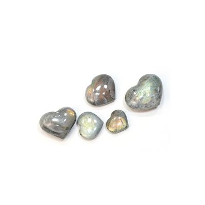 China Wholesale natural heart shaped stone labradorite crystal heart crystal therapy from Europe with cheap price for sale