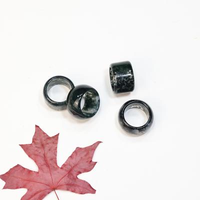 China Low PPrice Men Wholesale Crystal High Quality Natural Moss Agate Thumb Ring From Europe Factory Price for sale