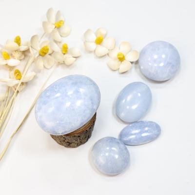 China Europe Palm Wholesale Natural Stone Crystal Calcite Jade Quartz Polished Blue Palm For Healing Stone for sale