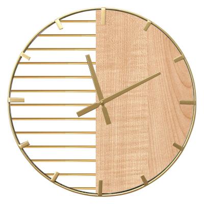 China Nordic Style Antique Home Room Decoration Decorative Wall Clock Round Antique Carved Wooden Clock for sale