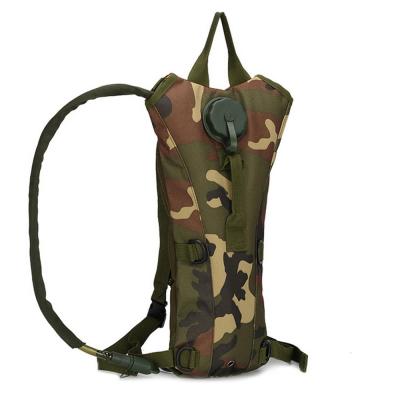 China Camouflage Sports Water Bag Waterproof Hunting Mount Hydration Include 2.5L Outdoor Multifunctional Army Bag Backpack for sale