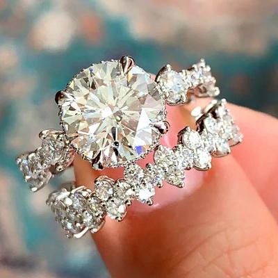 China CLASSIQUE 2021 Fashionable Vintage New Zircon Bling Silver Wedding Ring for sale