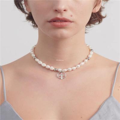 China Flexible French Romantic Cross Color Silver Style Necklace Vintage Dangle Pearl Beads Strand Prom Necklace for sale