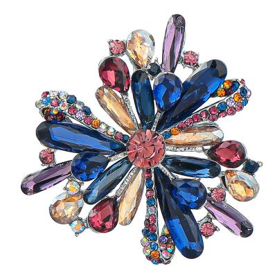 China Vintage Fashion Colorful Flower Shape Diamond Clothes Lapel Pins Luxury Party Metal Brooches Decoration Ornaments Creative Brooches for sale