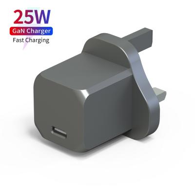 中国 Main Mobile Phone Charger Type-c 25w British Fast Charger 25w for iphone 12 super fast charger 25w 販売のため