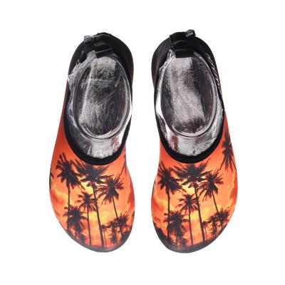 China Custom Polyester/Spandex /TPR Water Sports Neoprene Swimming Shoes Beach Water Shoes For Men And Women for sale