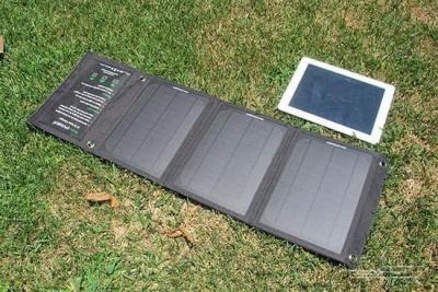 China 60 / cargador plegable del panel solar 100/150W, cargador USB portátil del panel solar para acampar en venta