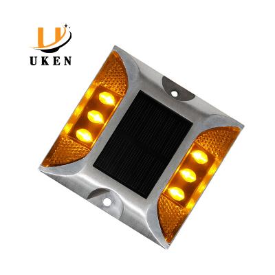 중국 New Design Flashing Traffic Marker Led Reflective Aluminum Solar Road Stud 판매용