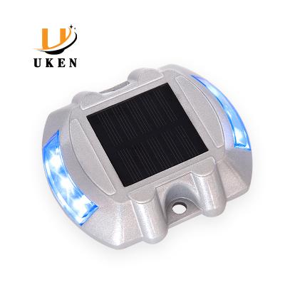 China Aluminum Waterproof Solar Traffic Cat Eye Light Price Steel Road Street Stud Metal Pavement Mark Light Road Spike With Led for sale