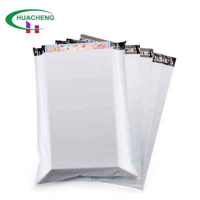 China Large Size 19x24inch Durable Poly Mailers Wholesale Customized Poly Mailing Bag Printed Waterproof White Garment Mailing Bags for sale