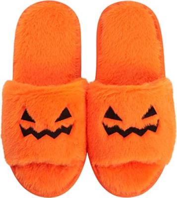 China Cushioning .25cm Lantern Pumpkin Slippers Indoor Bedroom Halloween Fuzzy Outdoor Slippers For Girls Ladies for sale