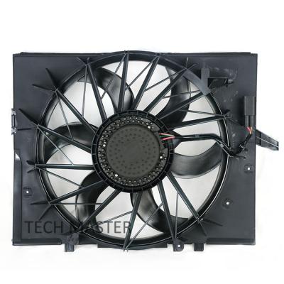 Chine Linceul 17427526824 17217559960 de ventilateur de radiateur de BMW E60 400W E60 E61 520i 525i 530i M54 à vendre