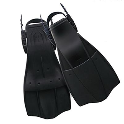 China Short Blade Short Blade Fins With Plastic Buckles Swim Fins Diving Equipment for sale