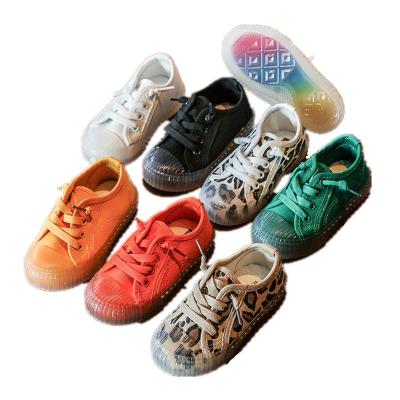 China Light Rainbow Leopard Print Baby Boy Girls Kids Canvas Biscuit Shoe Baby Sports Sneakers Lower Court Sneakers for sale