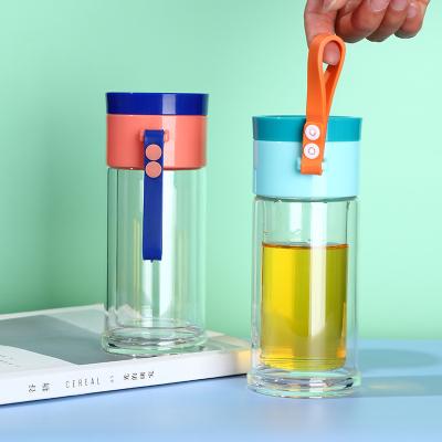 China Viable Wholesale Portable Glass Water Cup Borosilicate Glass Tea Filter Tumbler Infuser Drinking Water Bottle for sale