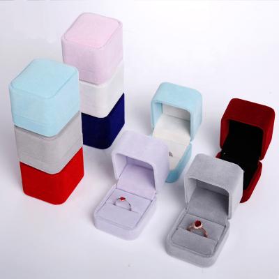 China High performance velvet engagement ring box JEWELRI BOX small hot custom romantic soft luxury jewelry box for sale