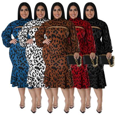 China A035 viable L 4XL 2022 autumn and winter upper leopard on sale 2 piece set plus size women's clothing casual outfits for sale