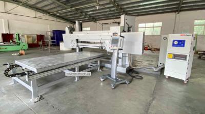 China Automatische Vlakke Snijmachine tdbw-1300 van EVA Pu Foam Cutting Machine Te koop