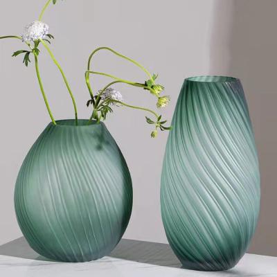 China Art Deco High Quality Nordic Style Thread Shape Green Frosted Glass Flower Vase For Weddings And Hotel Dinners Decorate for sale