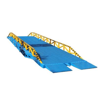 China Hotels CE 2020 6-15 Ton Hydraulic Loading Container Yard Ramp Platform For Forklift for sale