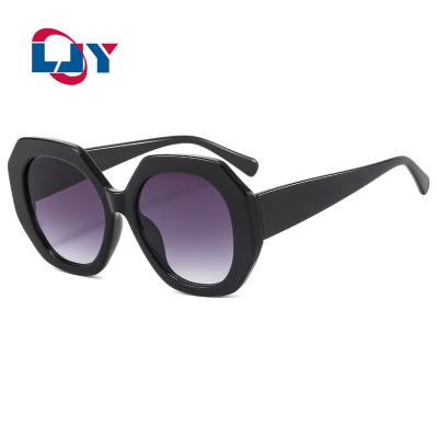 China High Quality 2112 New Style Thick Frame Multicolor Sunglasses Hot Selling Women's Sunglasses for sale