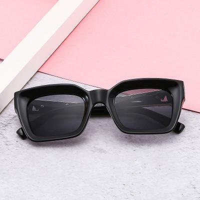 China High Quality K21007-1 European American Women Men Square Sunglasses Cheetah Decoration Fashion Modern Sunglasses Wholesale for sale